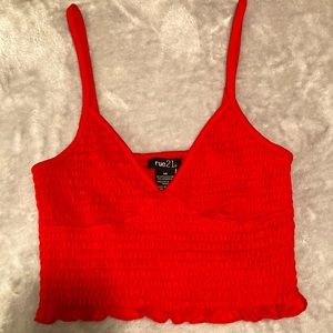 (XS) Cropped red tank